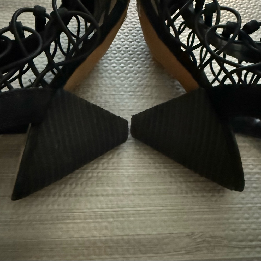 Vince Camuto VC-Evel Black Strappy Heeled Sandals - Picture 11 of 15